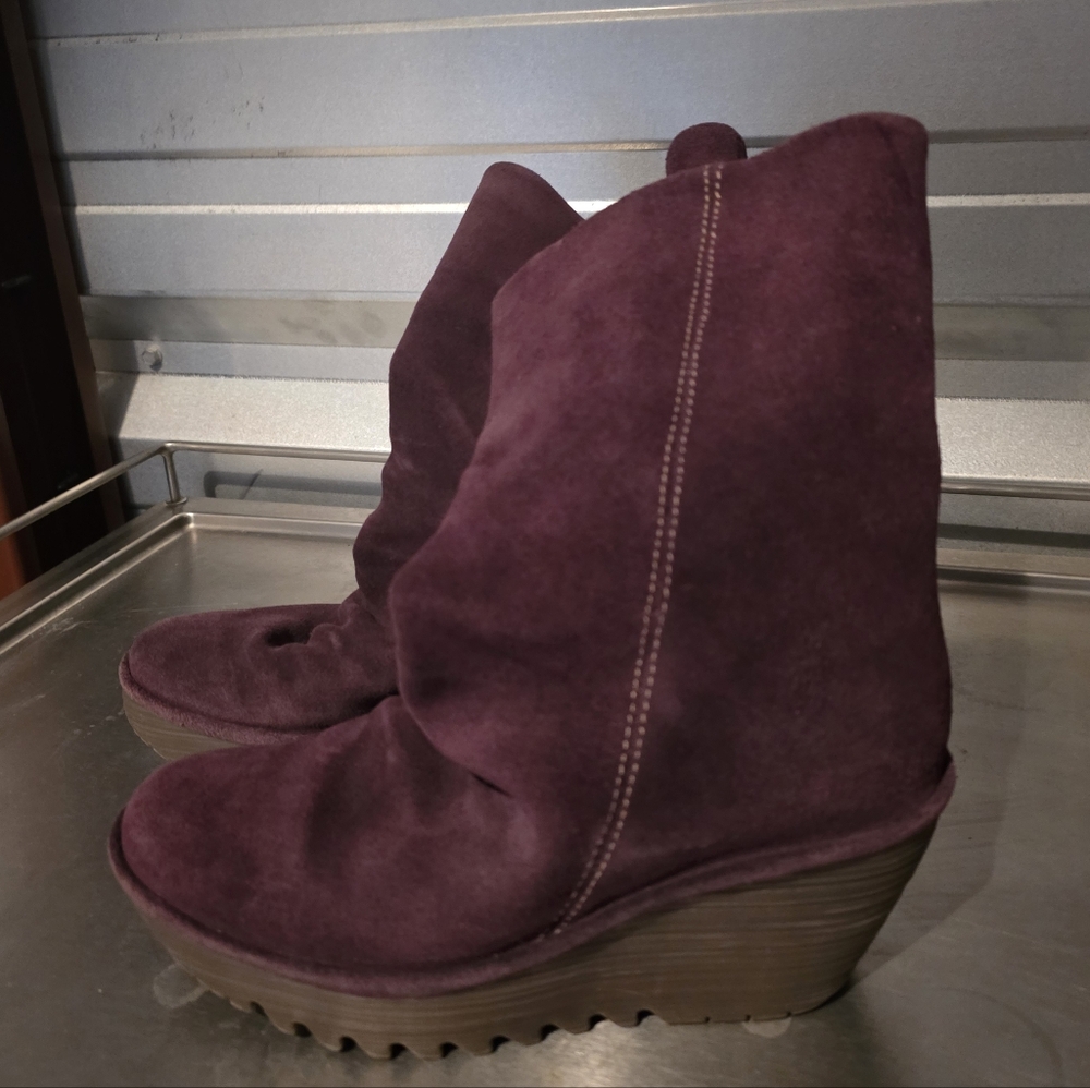 FLY LONDON PURPLE ZIPUP BOOT SIZE 37